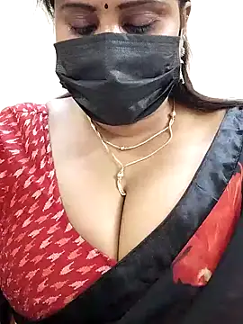 Queenflowerr online show from 01/28/25, 06:07