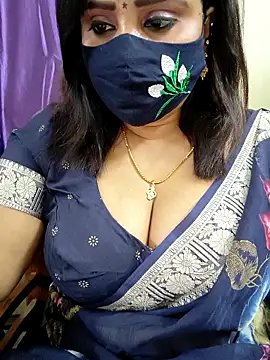 Queenflowerr online show from 03/11/26, 06:47