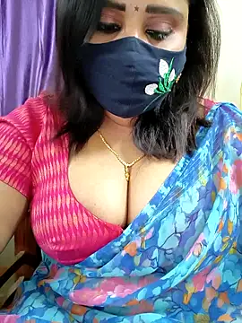 Queenflowerr online show from 04/05/26, 04:48