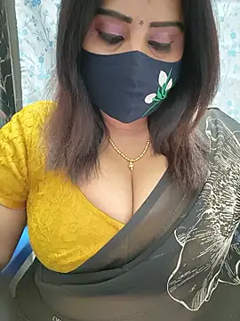 Queenflowerr online show from 05/29/26, 04:49