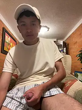 Snapshot of sebaxx8_ chatting on 02/10/25, 04:08 sebaxx8 online show from 02/10/25, 04:08