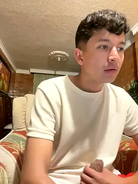 Snapshot of sebaxx8_ chatting on 10/14/25, 03:07 sebaxx8 online show from 10/14/25, 03:07