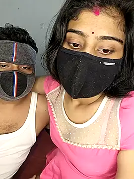 Snapshot of Love-N chatting on 11/12/25, 07:35 Love-N online show from 11/12/25, 07:35