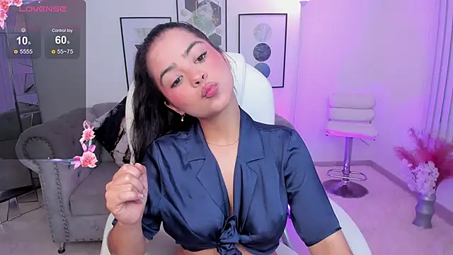 Layla Breezee online show from 01/26/25, 12:11