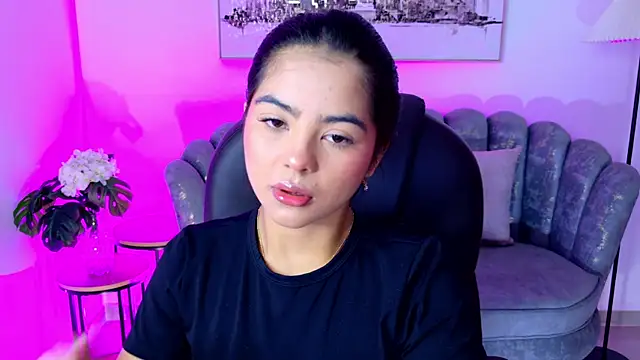 Layla Breezee online show from 05/10/26, 11:26