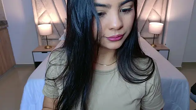 Layla Breezee online show from 07/19/26, 10:52