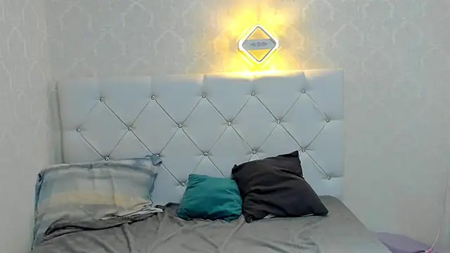 GladysHewell online show from 01/30/25, 01:21