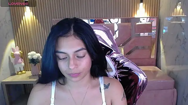 Snapshot of lilith_petit_sub chatting on 02/13/25, 05:01 lilith petit sub online show from 02/13/25, 05:01