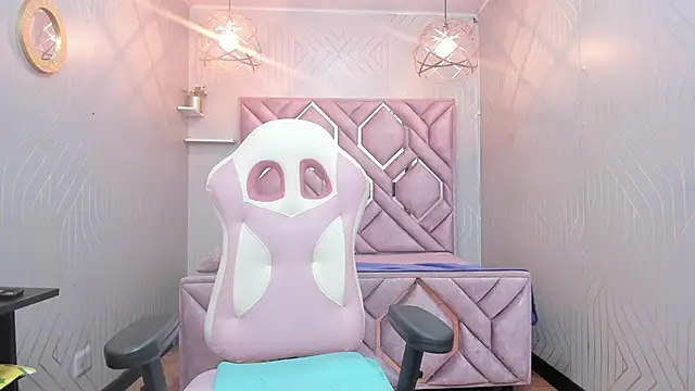 nefertiti ebony online show from 03/23/25, 02:37