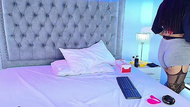 Snapshot of Charlotte_ethan chatting on 01/22/25, 10:29 Charlotte ethan online show from 01/22/25, 10:29