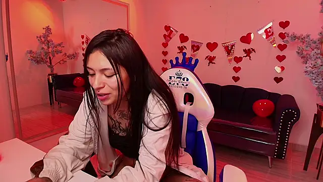 Snapshot of Charlotte_ethan chatting on 02/16/25, 06:43 Charlotte ethan online show from 02/16/25, 06:43