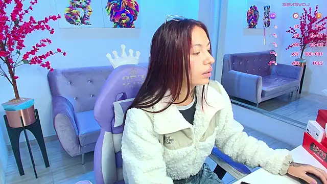 Snapshot of Charlotte_ethan chatting on 11/05/25, 03:50 Charlotte ethan online show from 11/05/25, 03:50