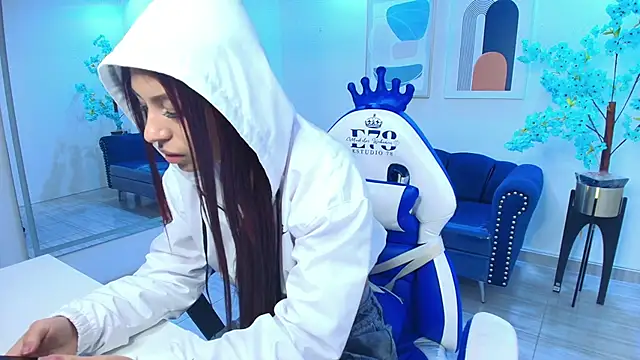 Snapshot of Charlotte_ethan chatting on 11/11/25, 03:39 Charlotte ethan online show from 11/11/25, 03:39