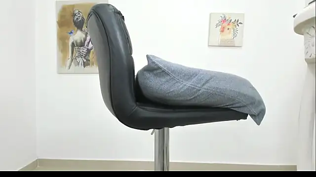 elizabethQuenx online show from 01/31/25, 09:26