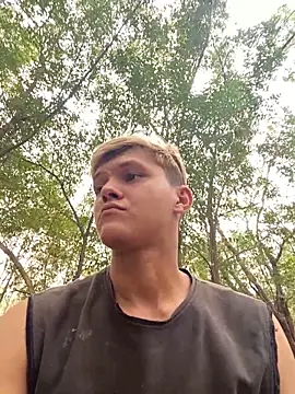 izan 20 online show from 03/13/26, 08:26