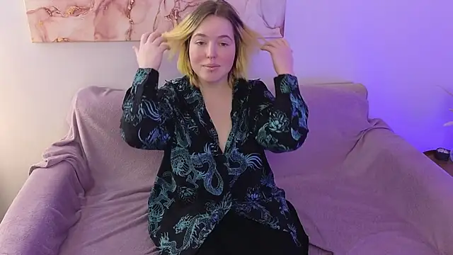 Snapshot of Manic_pixie_ chatting on 02/04/25, 11:05 Manic pixie online show from 02/04/25, 11:05