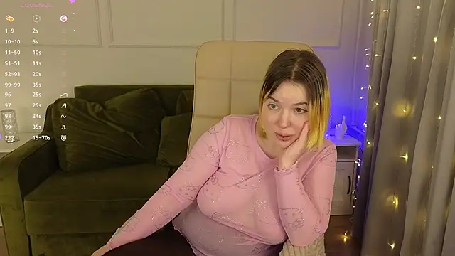 Snapshot of Manic_pixie_ chatting on 02/07/25, 05:40 Manic pixie online show from 02/07/25, 05:40