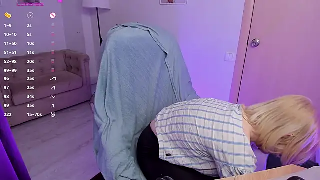 Snapshot of Manic_pixie_ chatting on 03/06/25, 03:35 Manic pixie online show from 03/06/25, 03:35