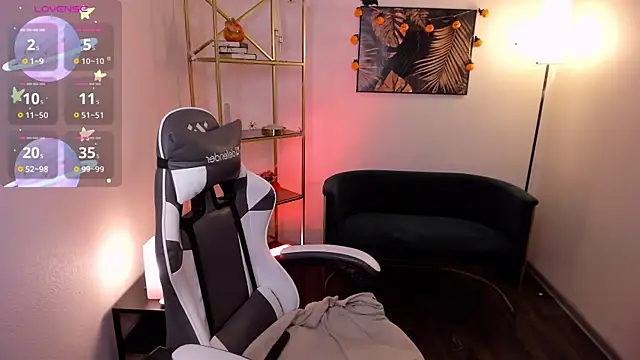 Snapshot of Manic_pixie_ chatting on 10/29/25, 03:58 Manic pixie online show from 10/29/25, 03:58