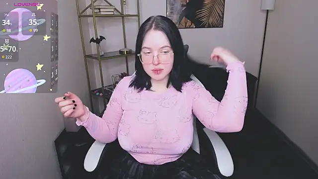 Snapshot of Manic_pixie_ chatting on 12/04/25, 03:54 Manic pixie online show from 12/04/25, 03:54