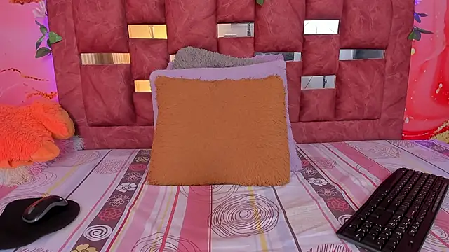 scarlett  evans  online show from 03/08/25, 06:16