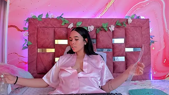 scarlett  evans  online show from 03/14/25, 09:10