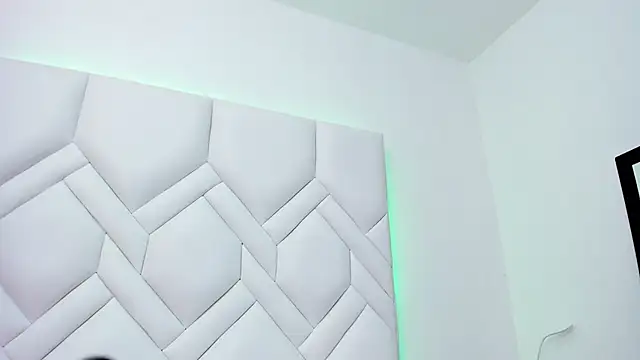 Snapshot of LindaHooker chatting on 02/22/25, 08:29 LindaHooker online show from 02/22/25, 08:29