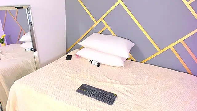 Alaia Colins online show from 02/03/25, 08:35