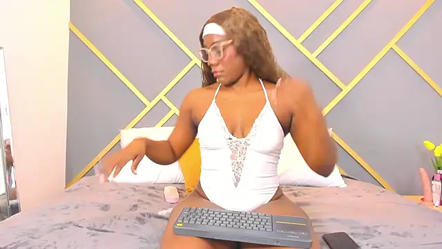 Alaia Colins online show from 02/19/25, 03:50