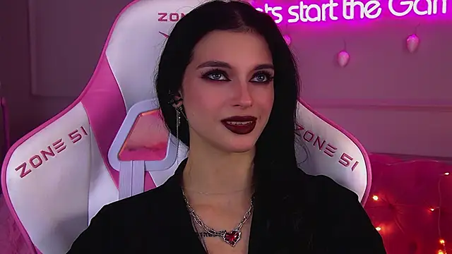 BeverlyMost online show from 12/04/25, 06:34