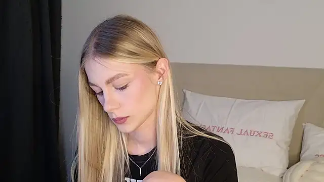 GabriellaOlsen online show from 03/16/26, 04:00