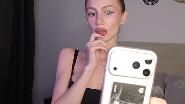 GabriellaOlsen online show from 06/03/26, 04:12