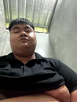 Snapshot of pm01 chatting on 12/16/25, 09:58 pm01 online show from 12/16/25, 09:58