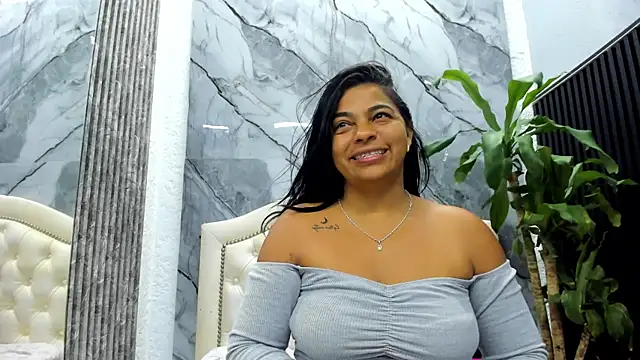Brunette Scarleth09 online show from 02/01/25, 12:16
