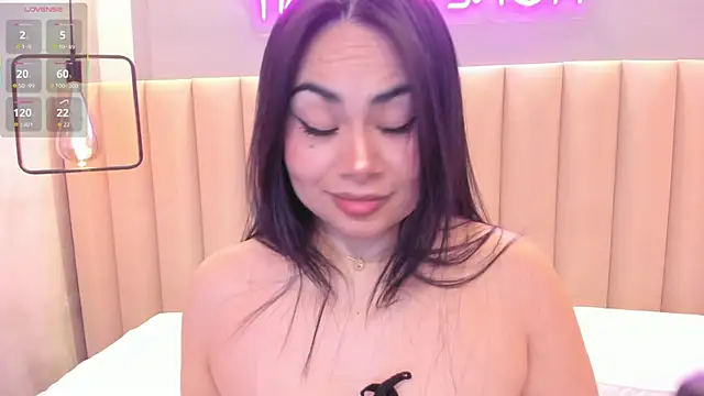 Naomymonroe  online show from 10/28/25, 09:50