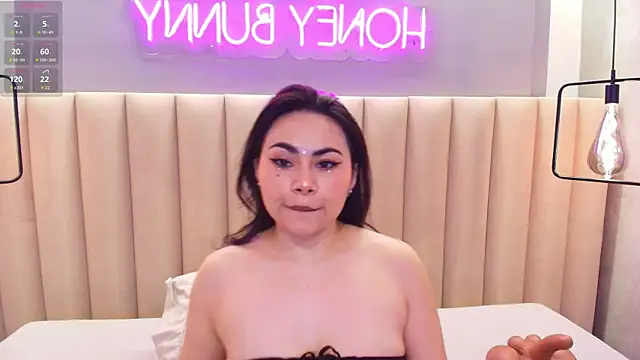 Naomymonroe  online show from 11/11/25, 07:25