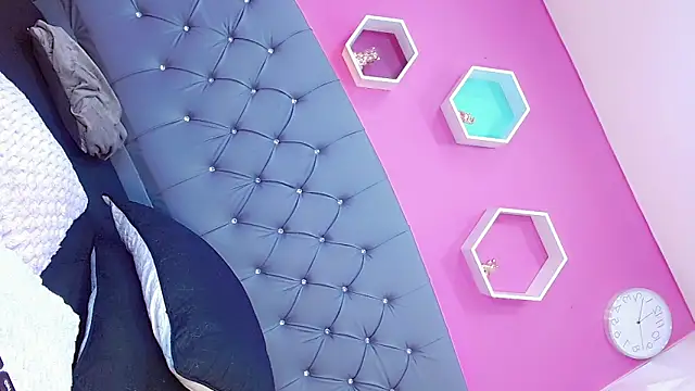 Angeles Busst online show from 01/31/25, 06:57