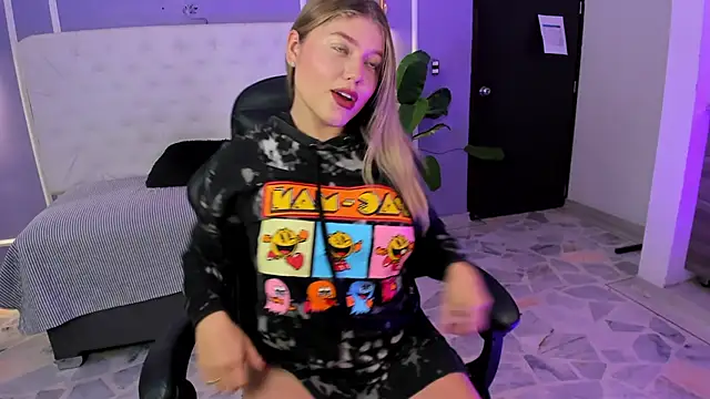 alaia greyy online show from 12/22/25, 12:35