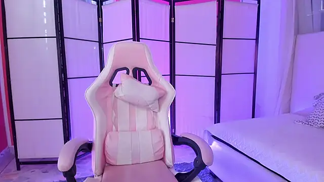 alaia greyy online show from 02/26/26, 02:27