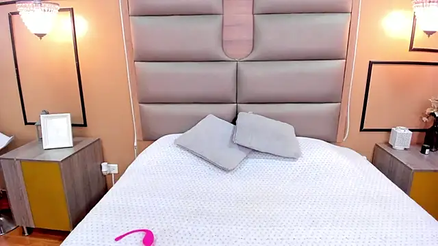 CAYLINCOLLINS online show from 02/13/25, 03:50