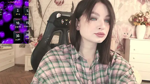 BritneyBarker online show from 09/29/25, 01:22