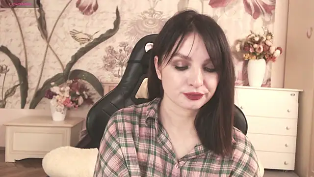 BritneyBarker online show from 11/06/25, 09:10