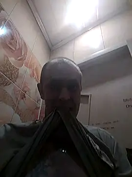 MaxDevilWhite online show from 10/17/25, 10:40