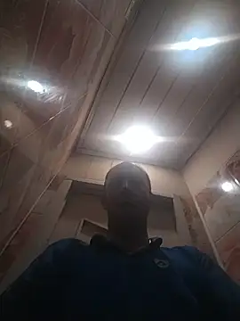 MaxDevilWhite online show from 10/25/25, 10:04