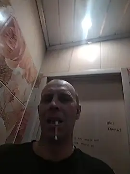 Snapshot of MaxDevilWhite chatting on 10/26/25, 10:32 MaxDevilWhite online show from 10/26/25, 10:32