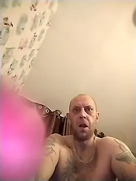 Snapshot of MaxDevilWhite chatting on 11/15/25, 12:08 MaxDevilWhite online show from 11/15/25, 12:08