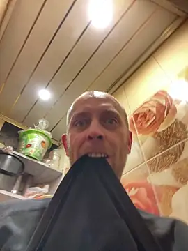 Snapshot of MaxDevilWhite chatting on 02/17/26, 07:16 MaxDevilWhite online show from 02/17/26, 07:16