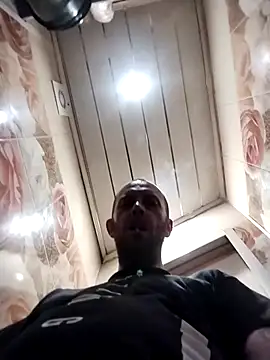 MaxDevilWhite online show from 04/28/26, 03:11