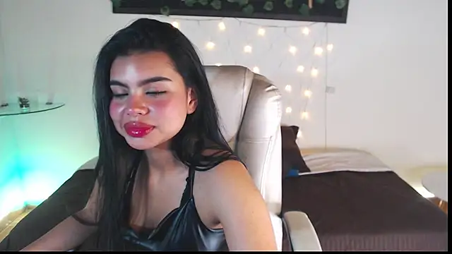 saray  jones online show from 02/24/25, 01:53