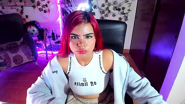 saray  jones online show from 10/08/25, 01:31